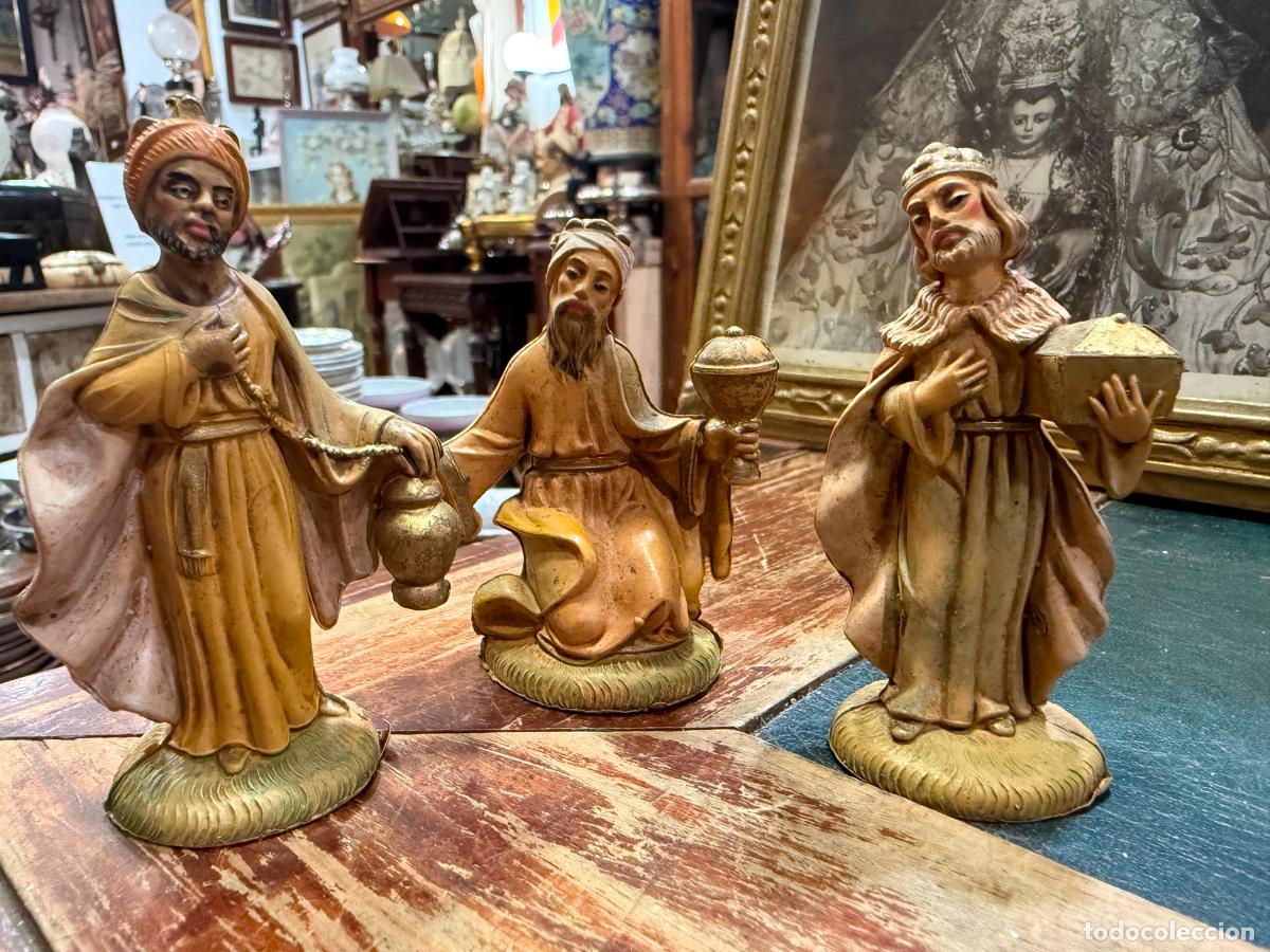 Figuras de Bel&eacute;n: ANTIGUO CONJUNTO LOS TRES REYES MAGOS DE PLASTICO PARA PORTAL DE BELEN - MEDIDA DE PIE 8,5 CM