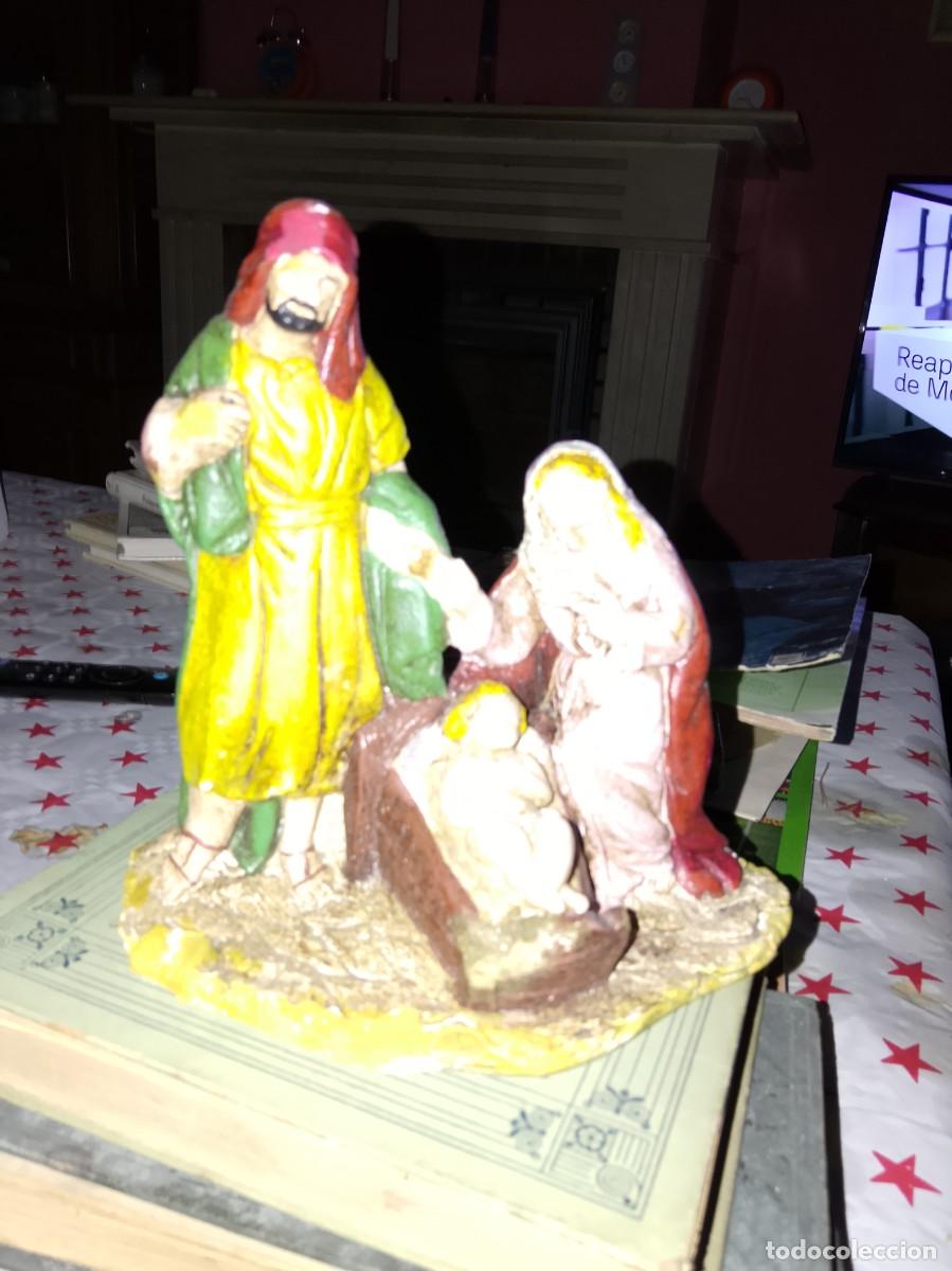 Figuras de Bel&eacute;n: ANTIGUO NACIMIENTO EN ESCAYOLA O SIMILAR PINTADO A MANO 25 CM