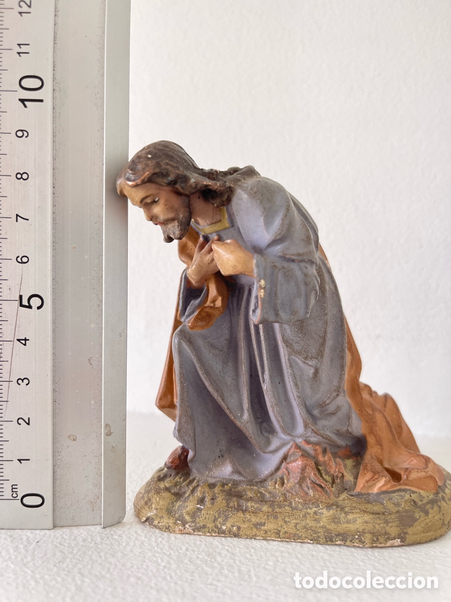 Figuras de Bel&eacute;n: San Jos&eacute; con base de madera