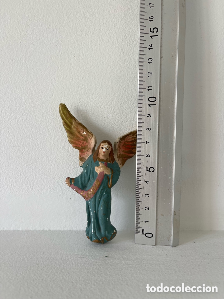 Figuras de Bel&eacute;n: &Aacute;ngel en barro o terracota
