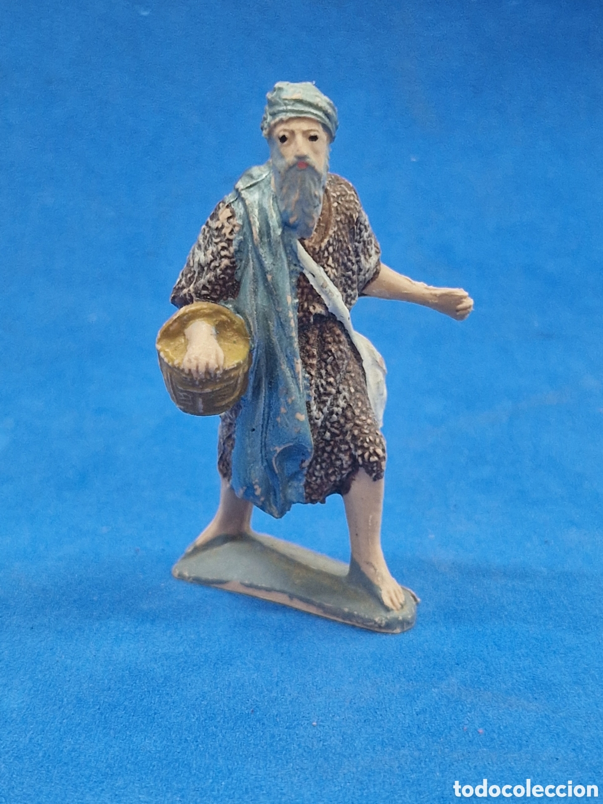 Figuras de Bel&eacute;n: Hebreo con cesta ,figura de belen, pl&aacute;stico