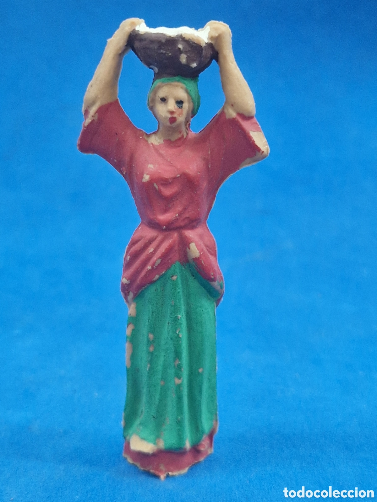 Figuras de Bel&eacute;n: Figura de belen, pl&aacute;stico, mujer con cesto de ropa