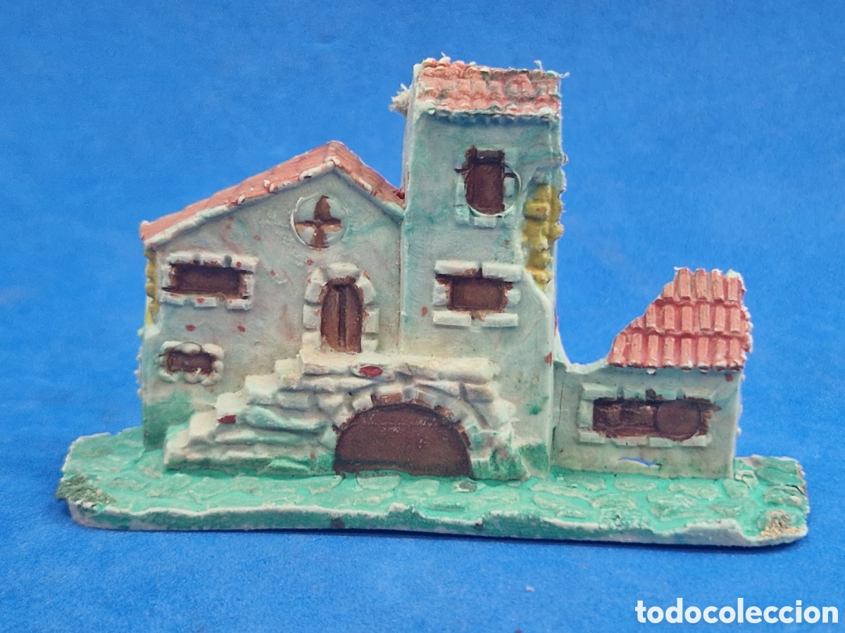 Figuras de Bel&eacute;n: Casita de pl&aacute;stico, figura de belen