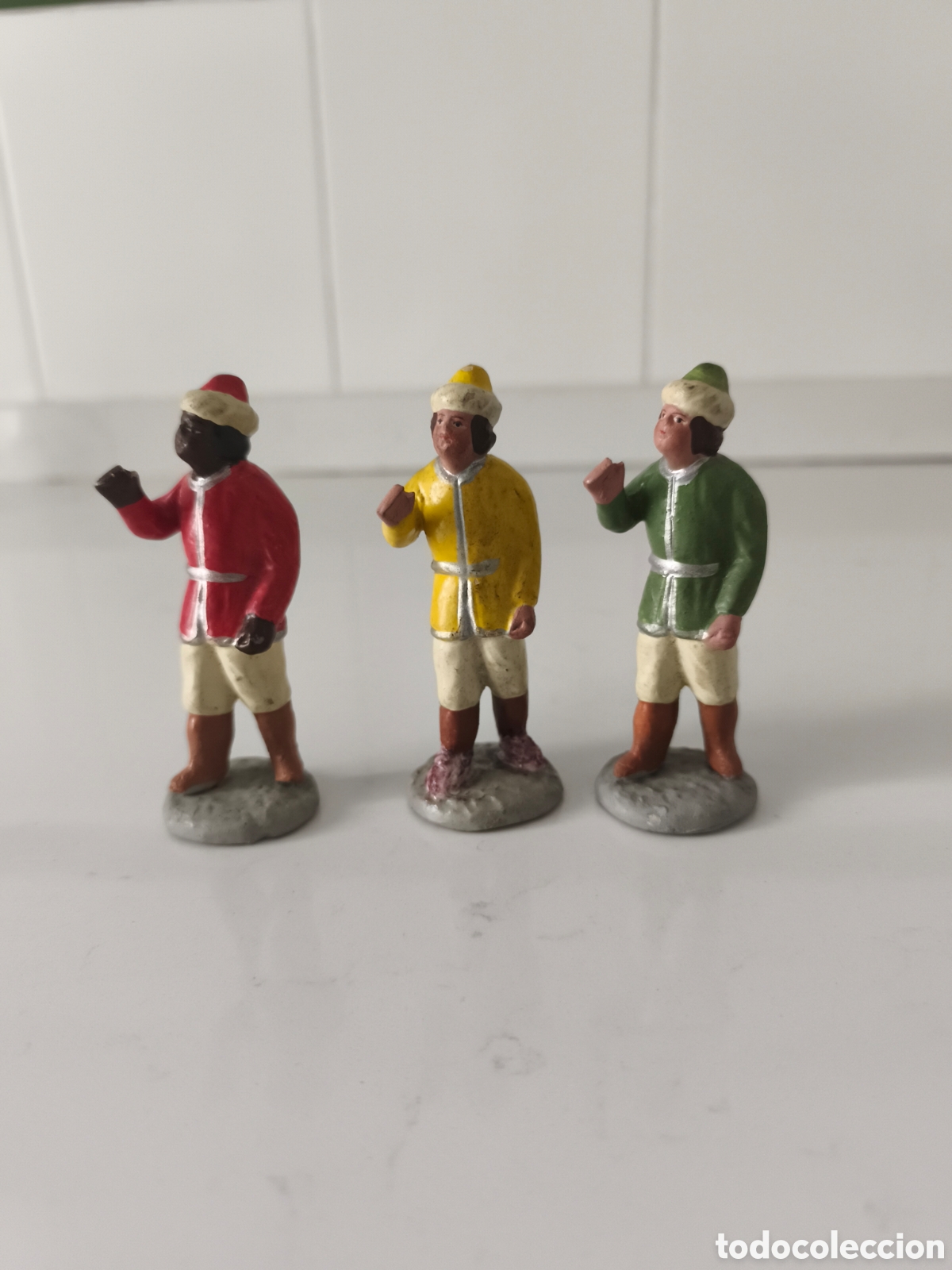 Figuras de Bel&eacute;n: Antiguos Pajes del portal de Bel&eacute;n de barro cocido en buen estado