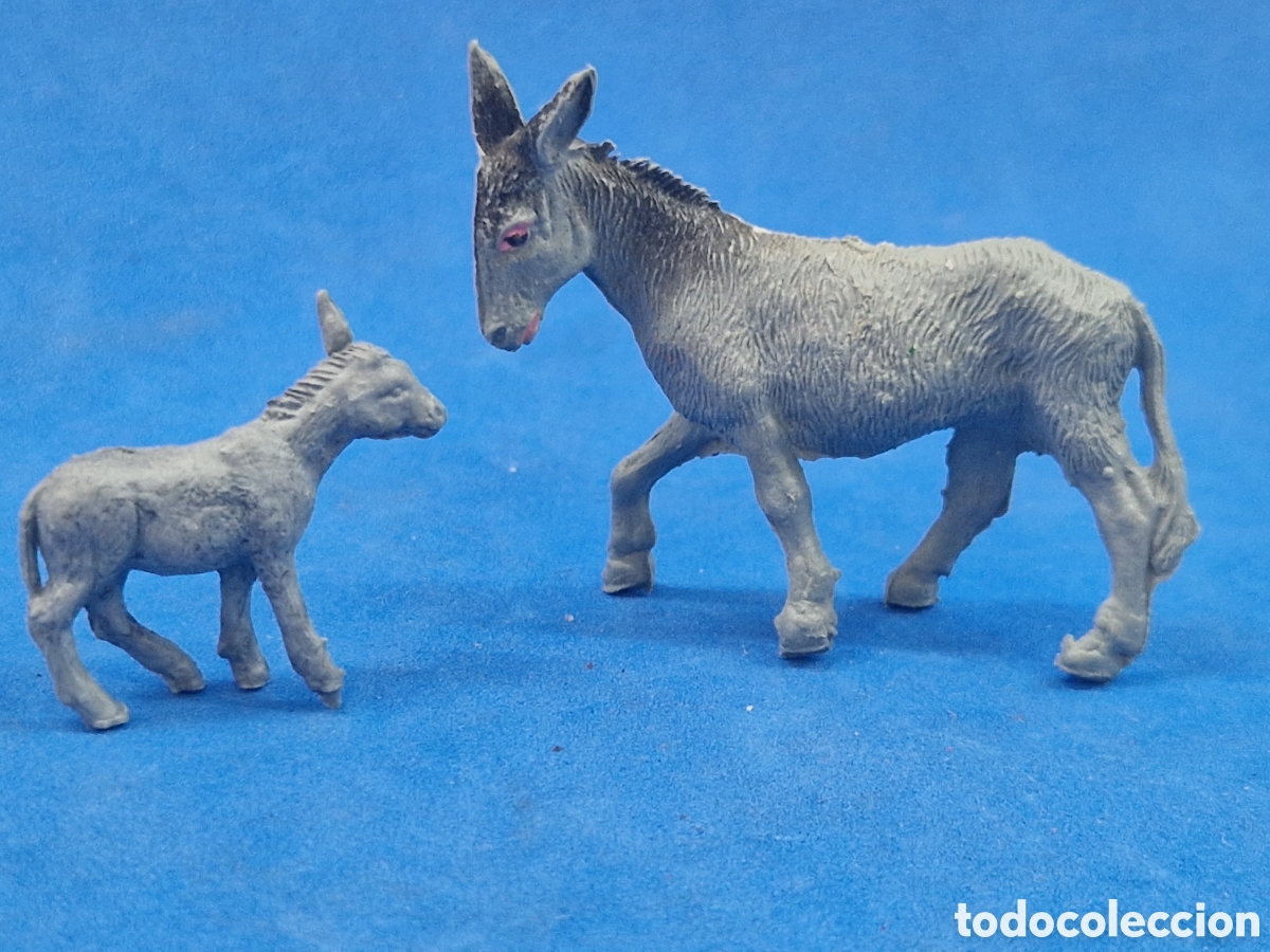 Figuras de Bel&eacute;n: Burro y su cr&iacute;a,figura de belen pl&aacute;stico