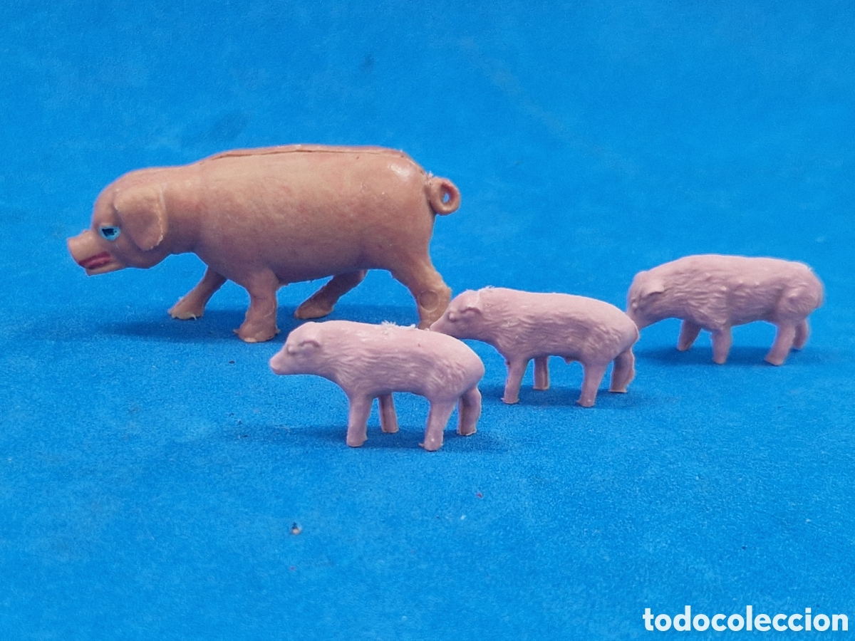 Figuras de Bel&eacute;n: Cerda y 3 cr&iacute;as, figura de belen pl&aacute;stico
