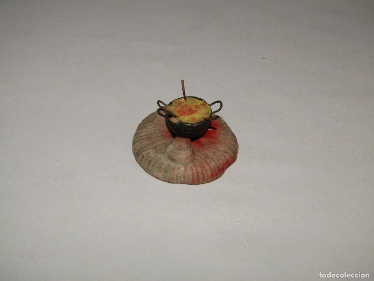 Figuras de Bel&eacute;n: Antigua Figura de Bel&eacute;n de Calidad Fuego con Caldero