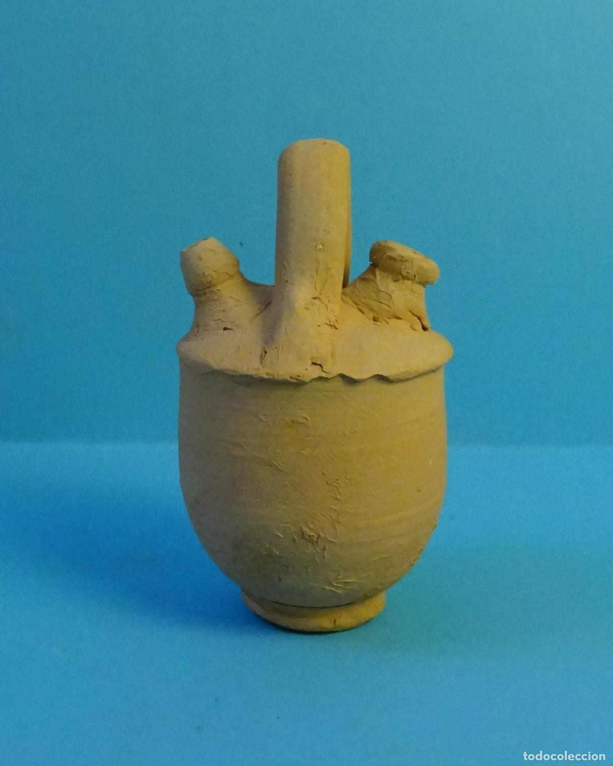 Figuras de Bel&eacute;n: MINIATURA. BOTIJO DE TERRACOTA SIN BARNIZAR. ALTURA 6,5 CM