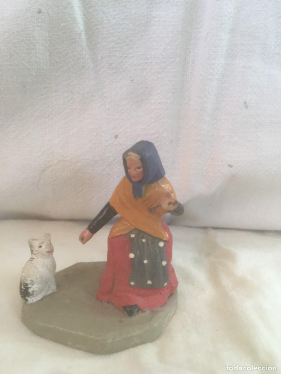 Figuras de Bel&eacute;n: HILANDERA. -FIGURA DE BARRO ARTESANIA DE MURCIA -SIGLO XIX