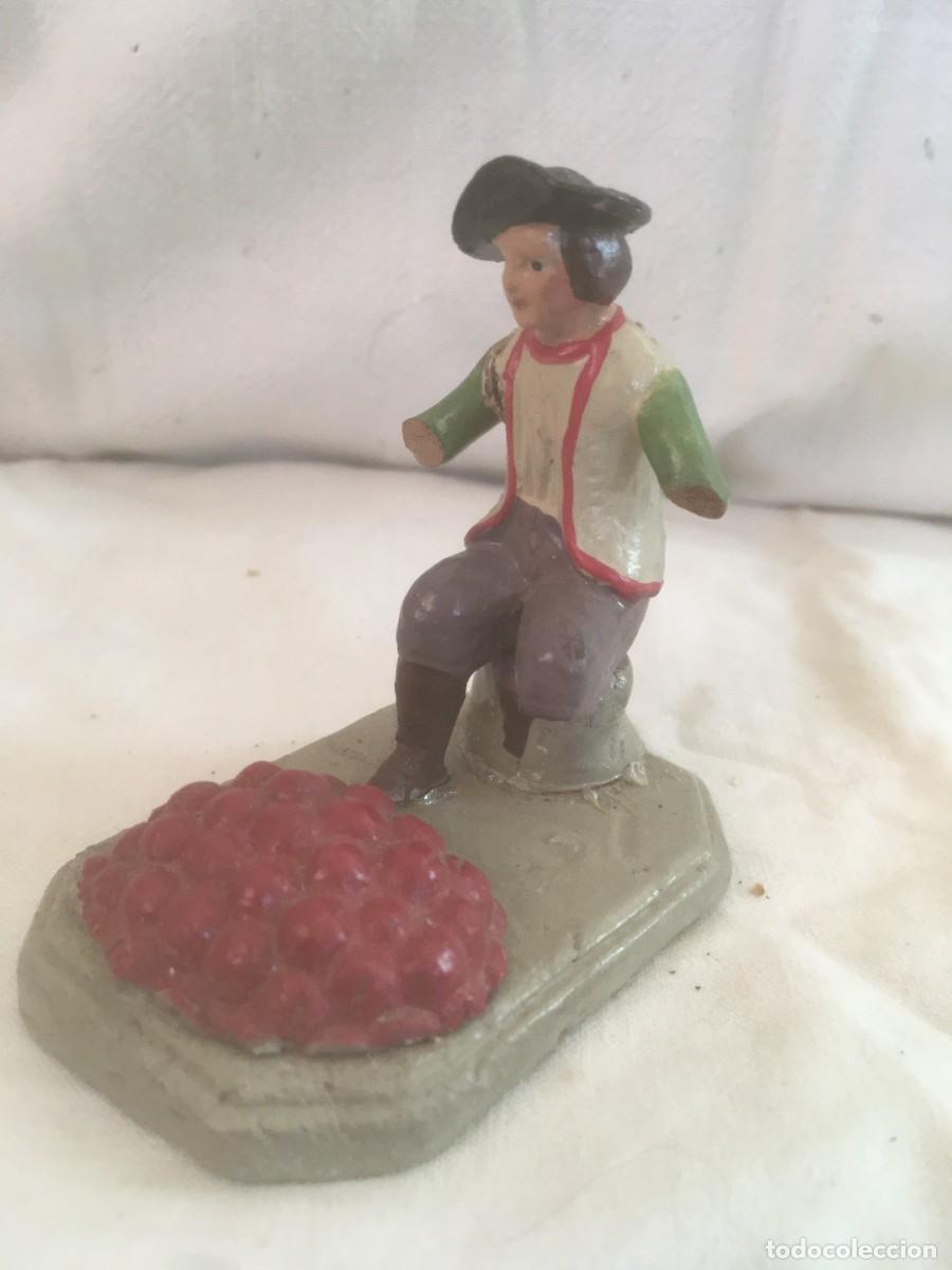 Figuras de Bel&eacute;n: PASTOR CON TOMATES. -Artesania de MURCIA - Siglo XIX