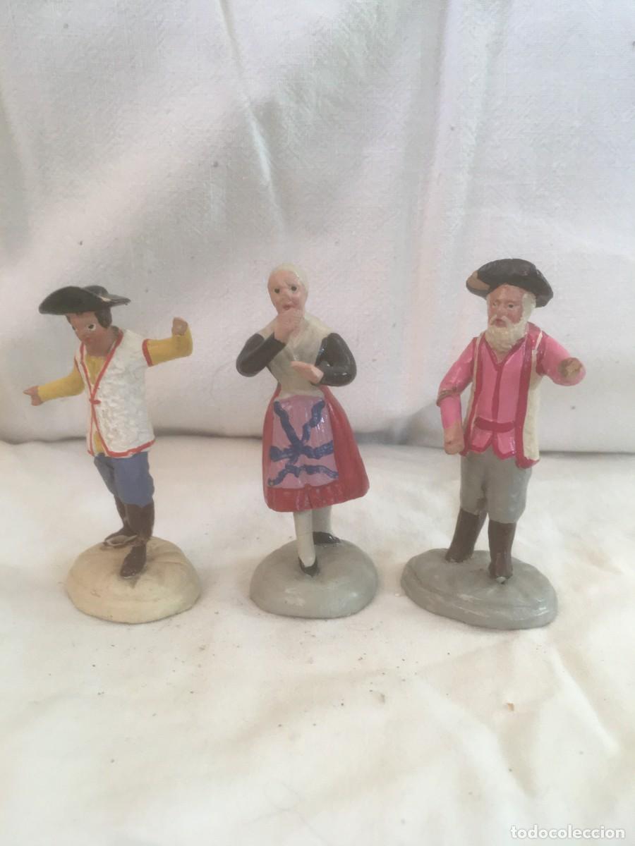 Figuras de Bel&eacute;n: Tres PASTORES _-Artesania de MURCIA -Siglo XIX-