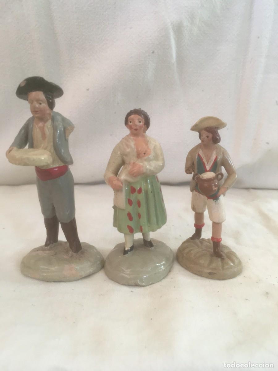 Figuras de Bel&eacute;n: PASTORES CON OFRENDAS --Artesania de MURCIA _siglo XIX