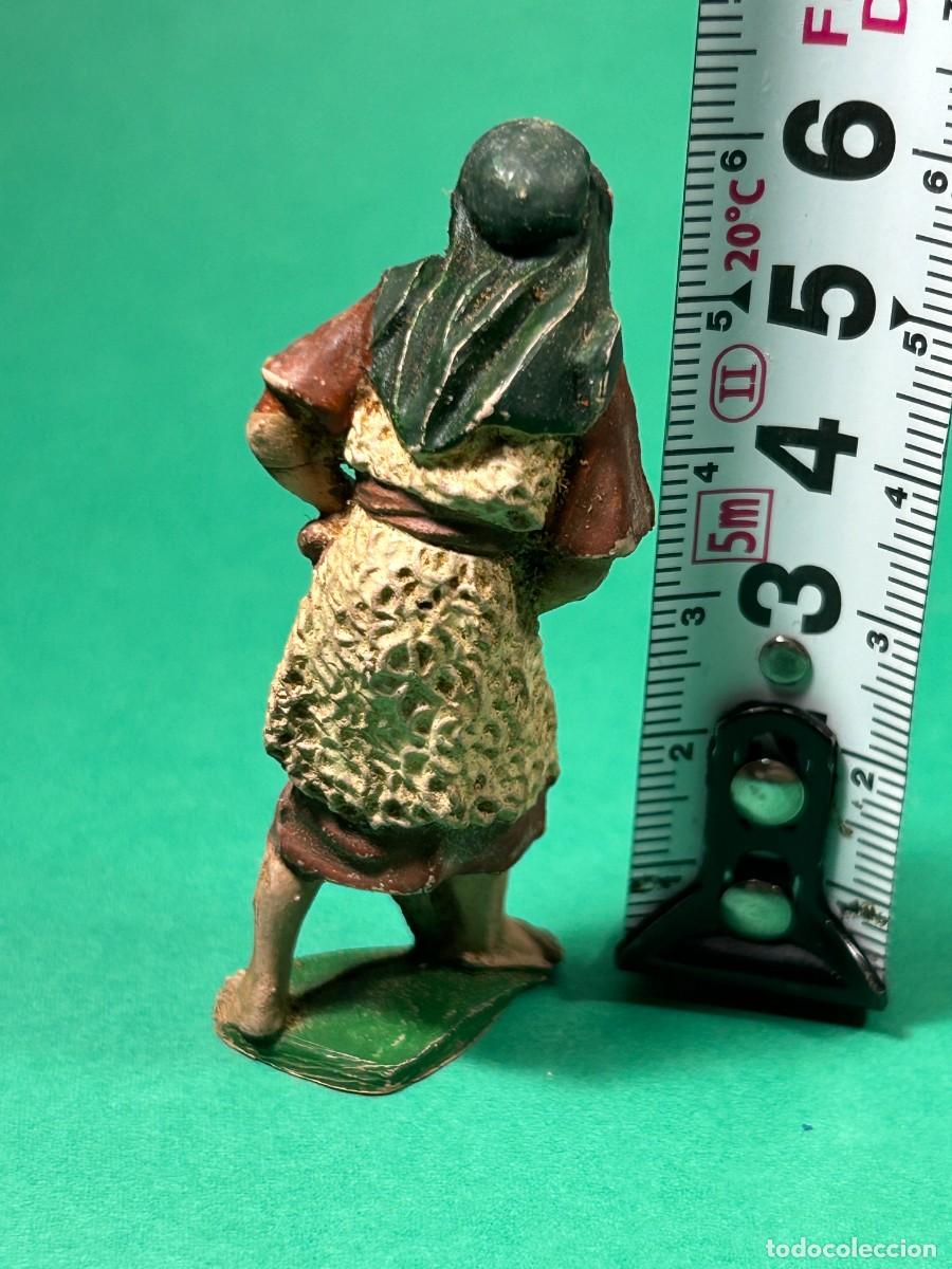 Figuras de Bel&eacute;n: FIGURA ARANDO DE BELEN DE PLASTICO - Foto 3
