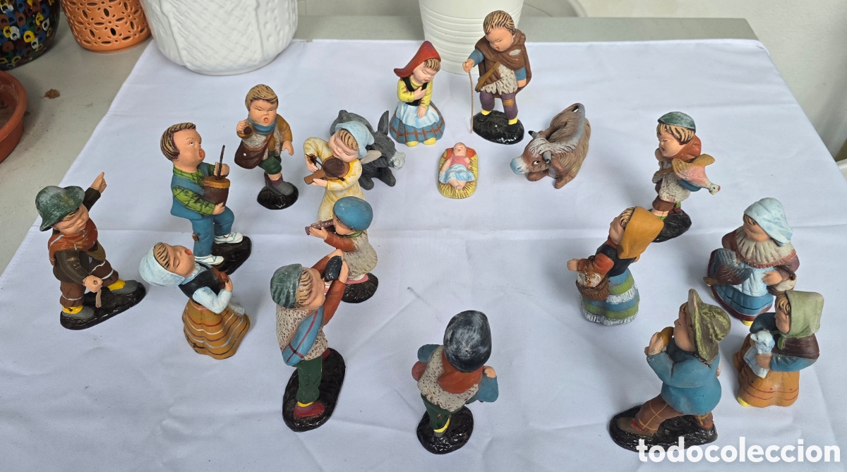 Figuras de Bel&eacute;n: PRECIOSO Y CREO QUE UNICO BELEN EN BARRO REALIZADO POR SERRANO . MURCIA . 18 FIGURAS