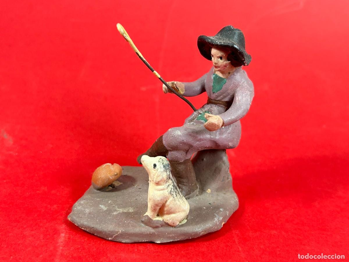 Figuras de Bel&eacute;n: FIGURA DE BELEN SENTADA CON PERRO Y CA&Ntilde;A - BARRO COCIDO TERRACOTA - MURCIA