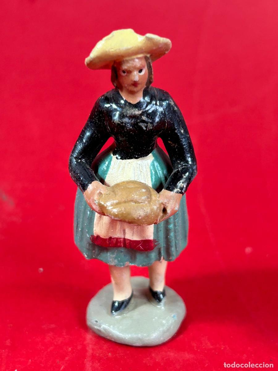Figuras de Bel&eacute;n: FIGURA DE BELEN MUJER CON PAN - BARRO COCIDO TERRACOTA - MURCIA