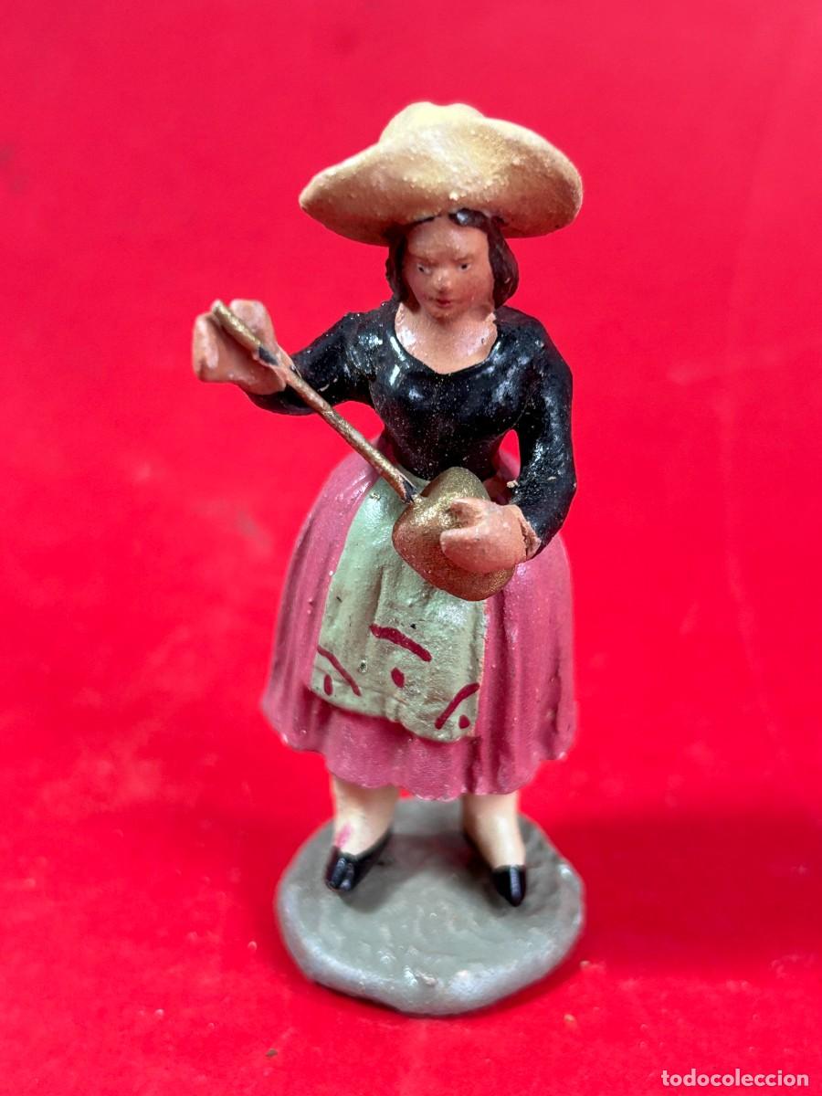 Figuras de Bel&eacute;n: FIGURA DE BELEN MUJER CON MIEL - BARRO COCIDO TERRACOTA - MURCIA