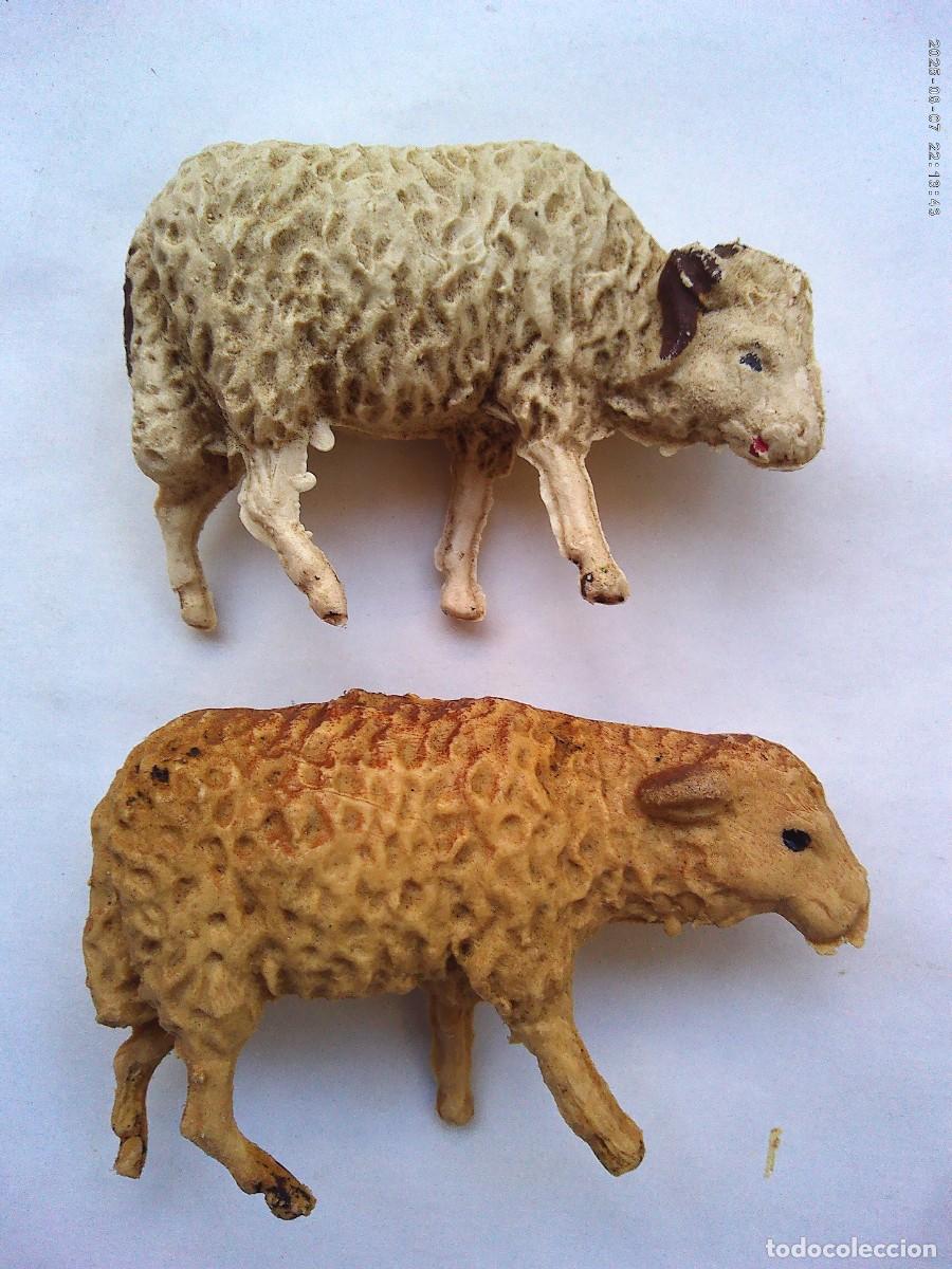Figuras de Bel&eacute;n: LOTE DE 2 ANTIGUAS FIGURA DE PLASTICO DEL BELEN : CARNERO Y OVEJA , DE BUEN TAMA&Ntilde;O