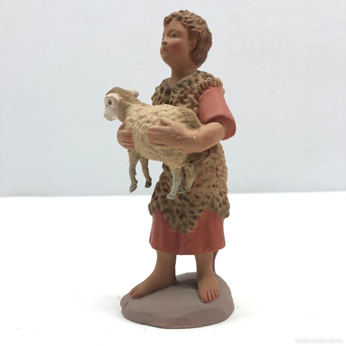 Figuras de Bel&eacute;n: FIGURA DE BEL&Eacute;N - PESSEBRE - HERMANOS CASTELLS BARCELONA -TERRACOTA - NI&Ntilde;O CON CORDERO- 120 MM / 313
