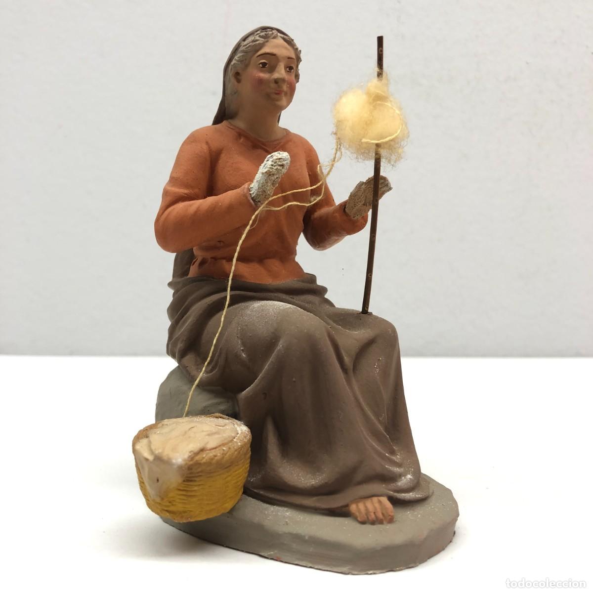 Figuras de Bel&eacute;n: FIGURA DE BEL&Eacute;N - PESSEBRE - HERMANOS CASTELLS BARCELONA - TERRACOTA - HILANDERA - 140 MM / 317
