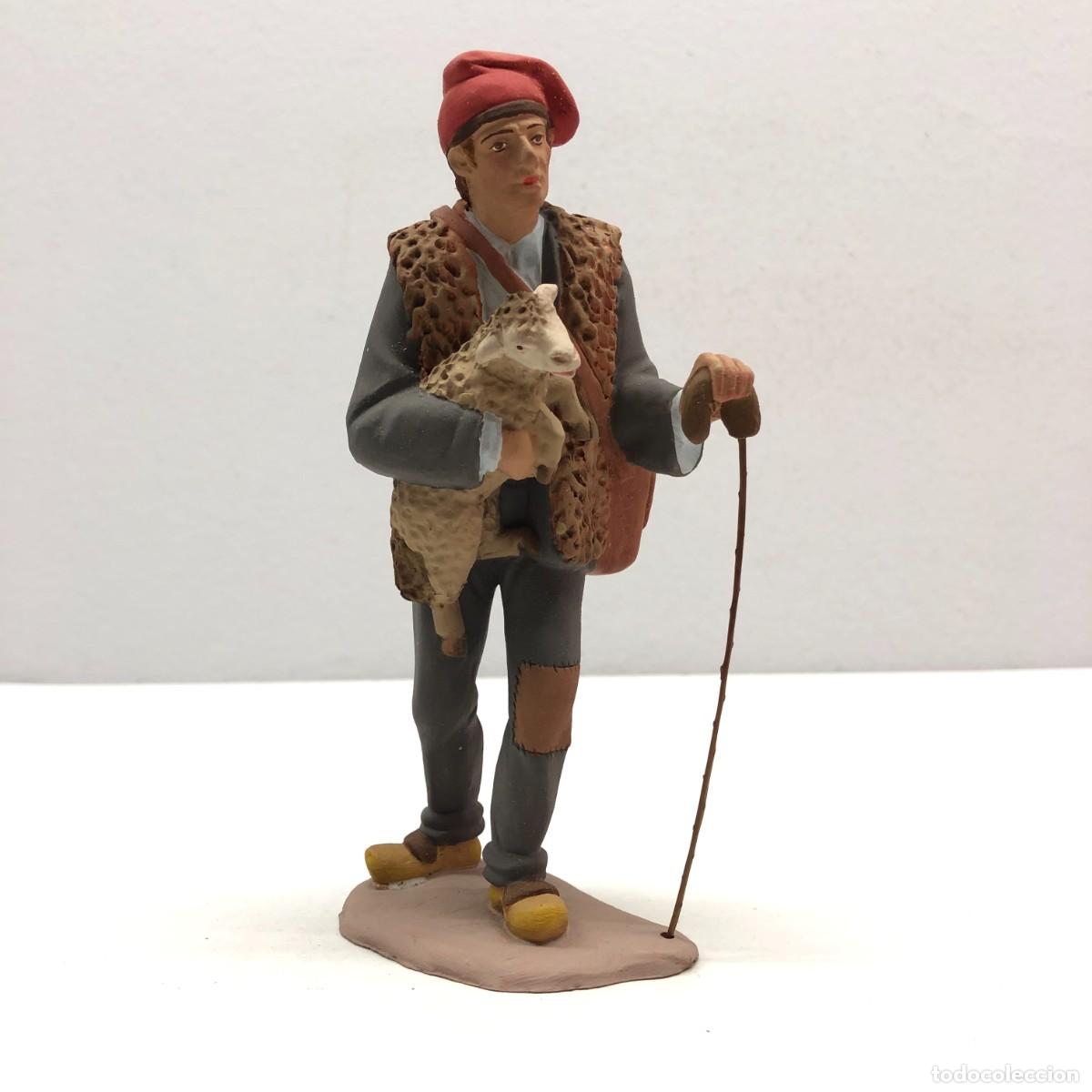 Figuras de Bel&eacute;n: FIGURA DE BEL&Eacute;N - PESSEBRE - HERMANOS CASTELLS BARCELONA - TERRACOTA - PASTOR CORDERO - 170 MM / 319