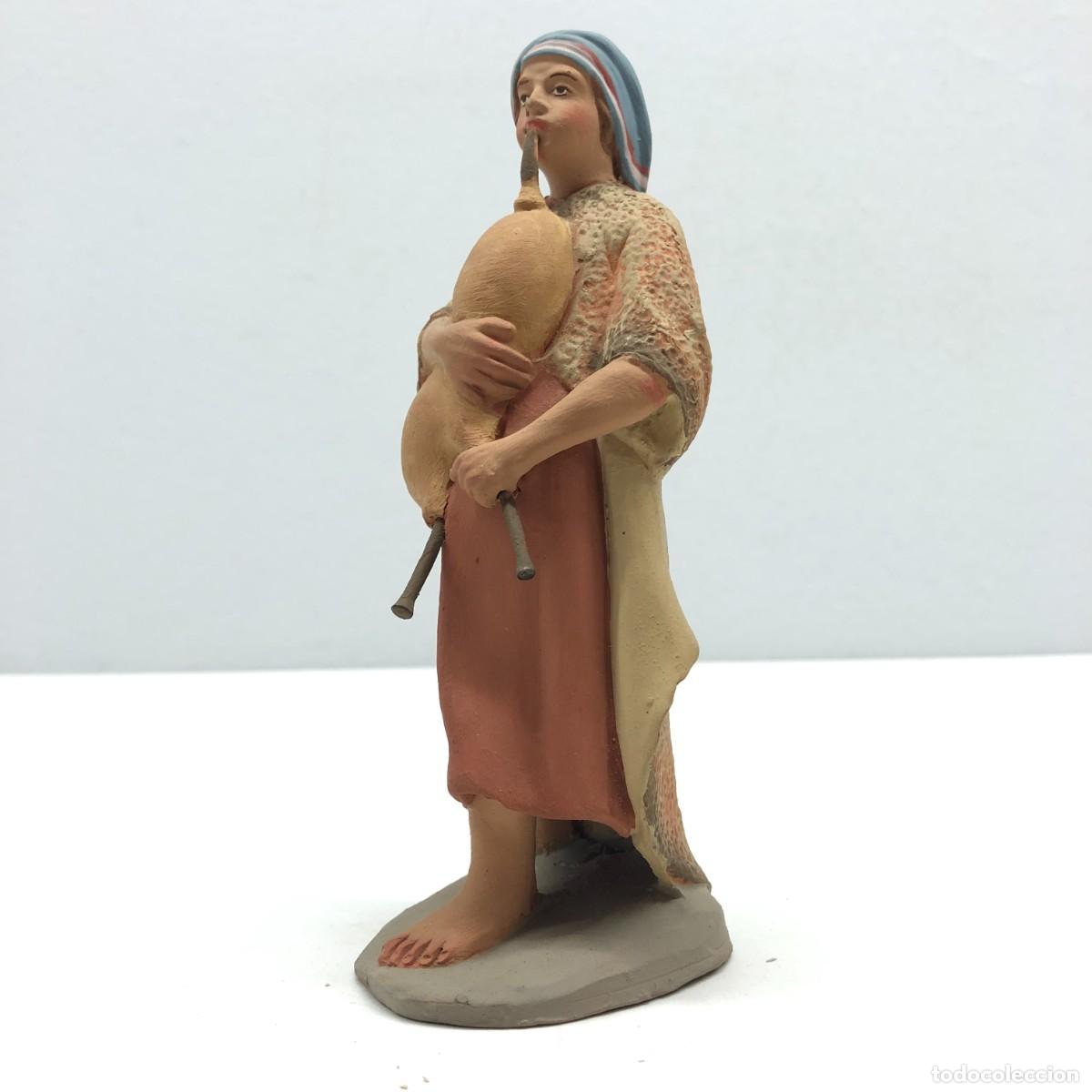 Figuras de Bel&eacute;n: FIGURA DE BEL&Eacute;N - PESSEBRE - HERMANOS CASTELLS BARCELONA - TERRACOTA - PASTOR ZAMBOMBA - 15 CM / 389