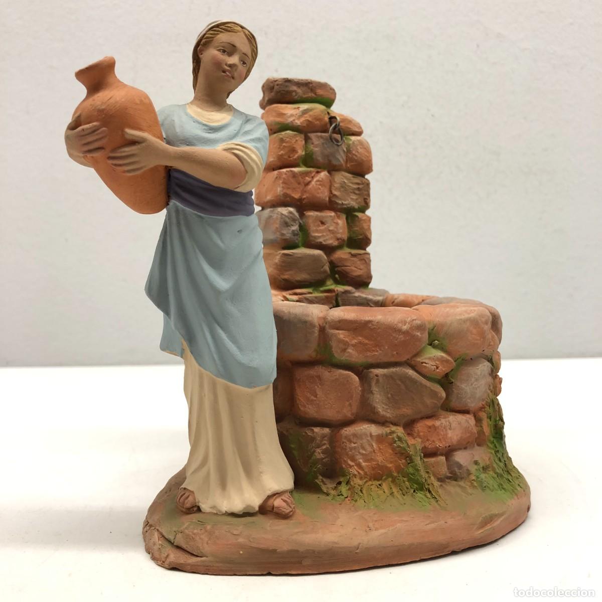 Figuras de Bel&eacute;n: FIGURA DE BEL&Eacute;N - PESSEBRE - HERMANOS CASTELLS BARCELONA - TERRACOTA - SAMARITANA CON POZO / 404