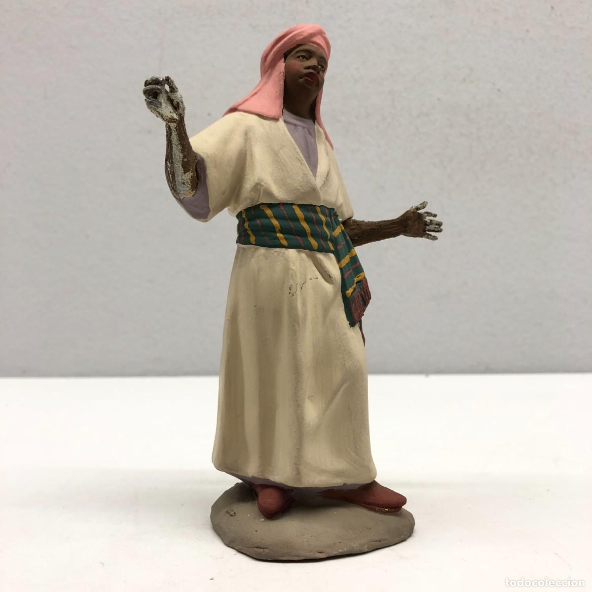 Figuras de Bel&eacute;n: FIGURA DE BEL&Eacute;N - PESSEBRE - HERMANOS CASTELLS BARCELONA - TERRACOTA -PAJE REY BALTASAR -17 CM / 408