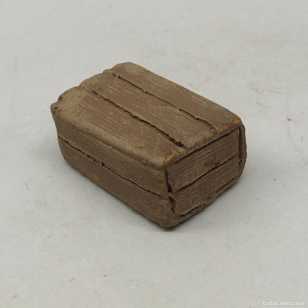 Figuras de Bel&eacute;n: FIGURA DE BEL&Eacute;N - PESSEBRE - HERMANOS CASTELLS BARCELONA - TERRACOTA - CAJA DE MADERA - 4,5 CM / 415