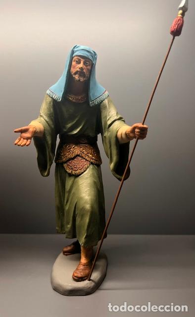Figuras de Bel&eacute;n: Figura de Bel&eacute;n. Extraordinaria calidad. Altura 21 cm aprox. Barro