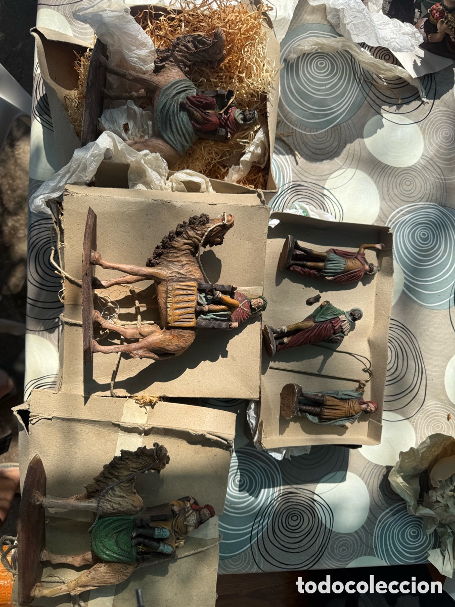 Figuras de Bel&eacute;n: Reyes magos con pajes. Ortigas