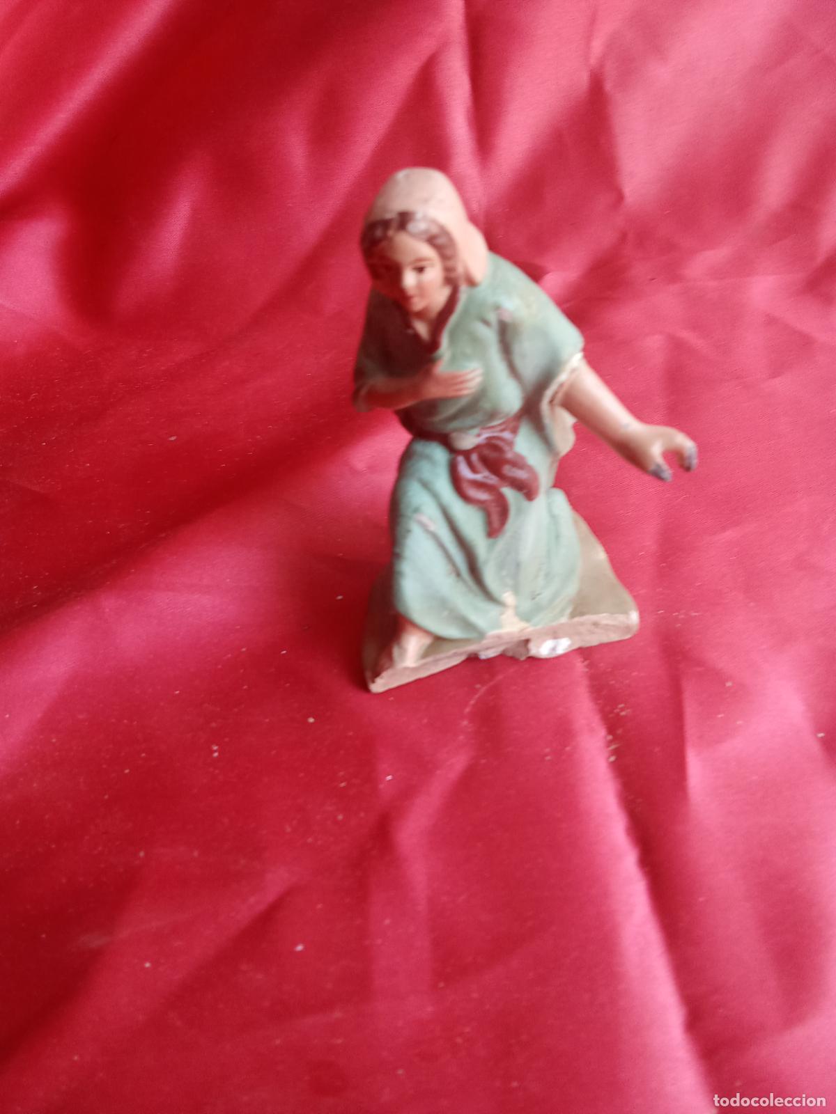 Figuras de Bel&eacute;n: Figura antigua de Belen de Barro. Rinconera