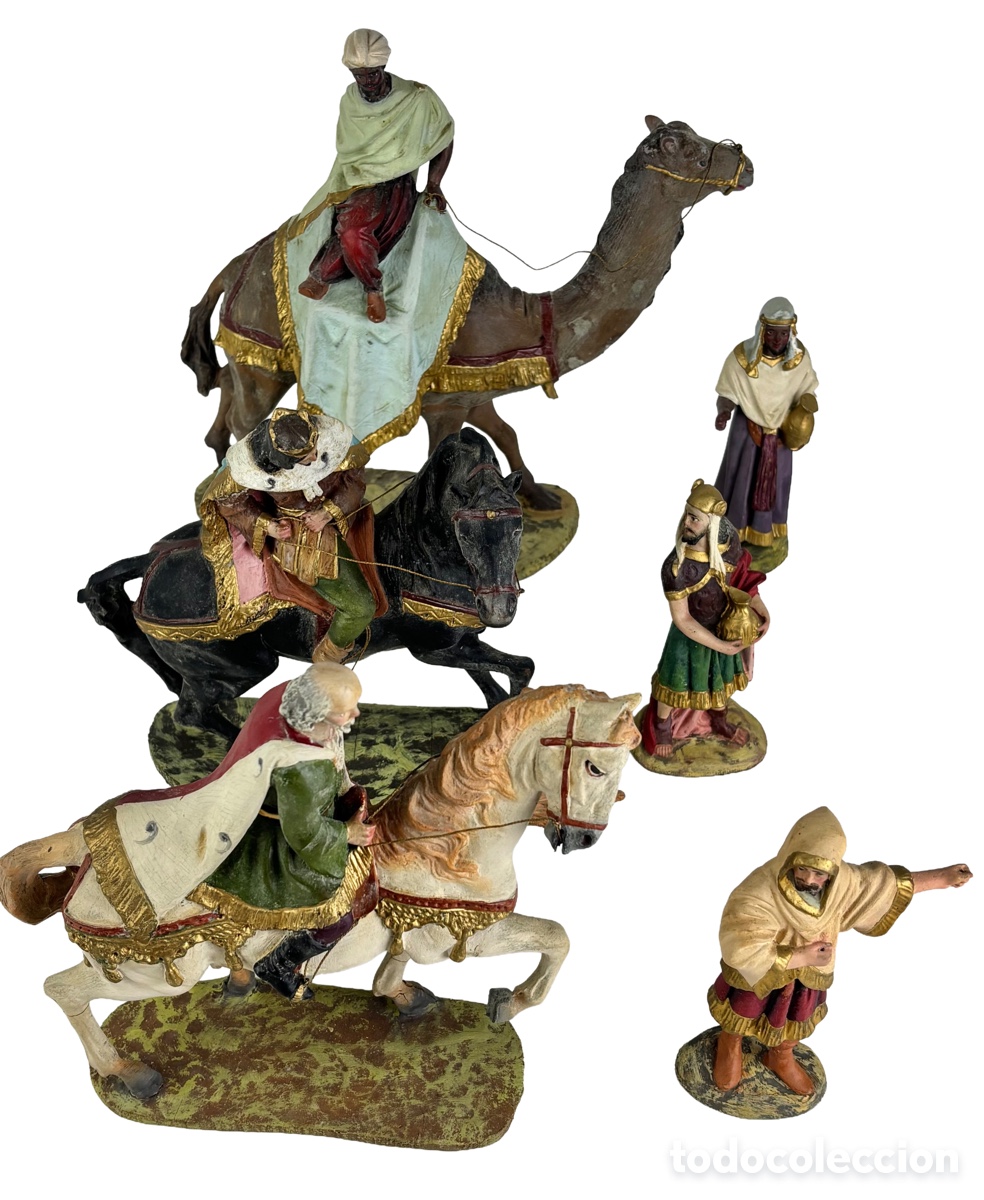 Figuras de Bel&eacute;n: LOS 3 REYES MAGOS CON SUS PAJES - PASTA DE MADERA - OLOT - 26 CM ALTURA