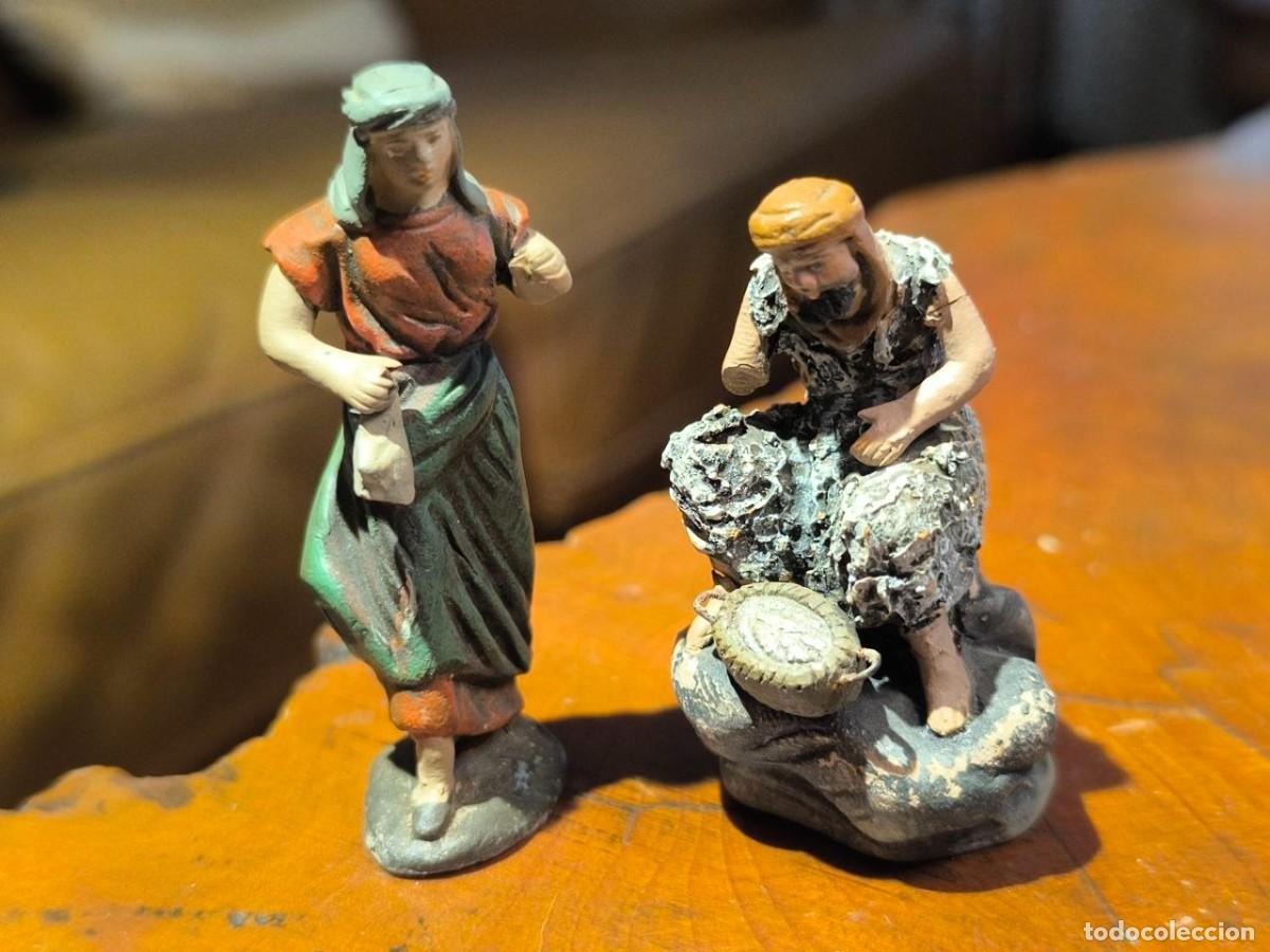 Figuras de Bel&eacute;n: 2 FIGURAS DE BELEN TERRACOTA ORTIGAS 6 CM