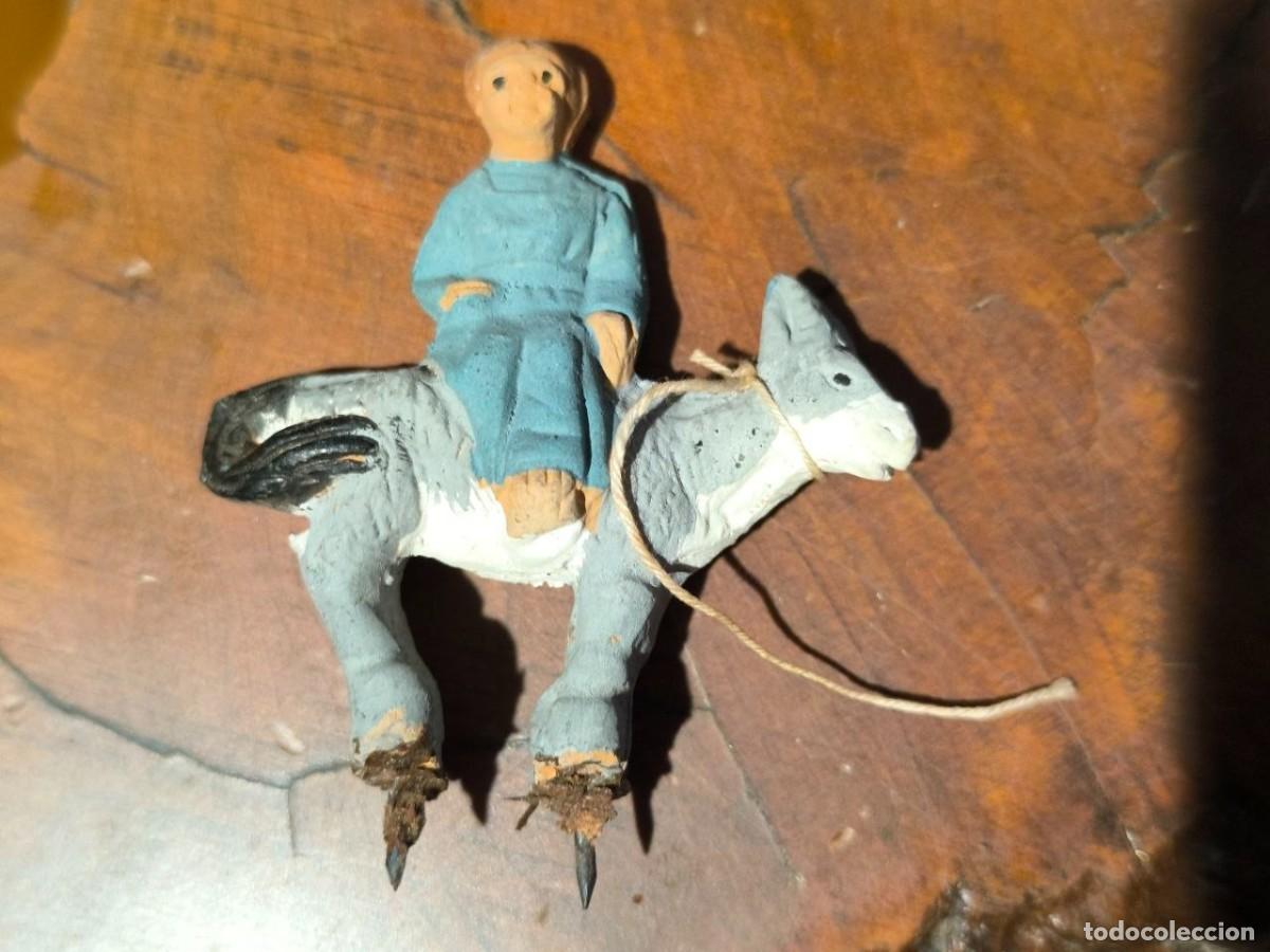 Figuras de Bel&eacute;n: FIGURA DE BELEN EN TERRACOTA MUJER EN BURRO 6CM EN BUEN ESTADO