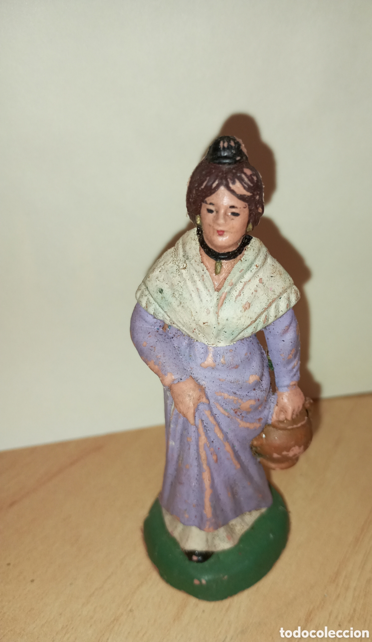 Figuras de Bel&eacute;n: Figura de bel&eacute;n mujer con c&aacute;ntaro pl&aacute;stico duro a&ntilde;os 69-70,9 cms altura