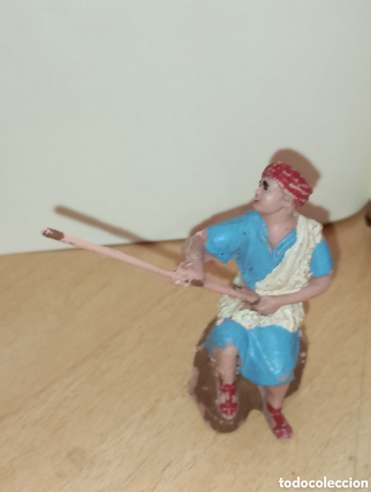 Figuras de Bel&eacute;n: Figura de bel&eacute;n pescador pl&aacute;stico duro a&ntilde;os 60-70 mide 6 cms