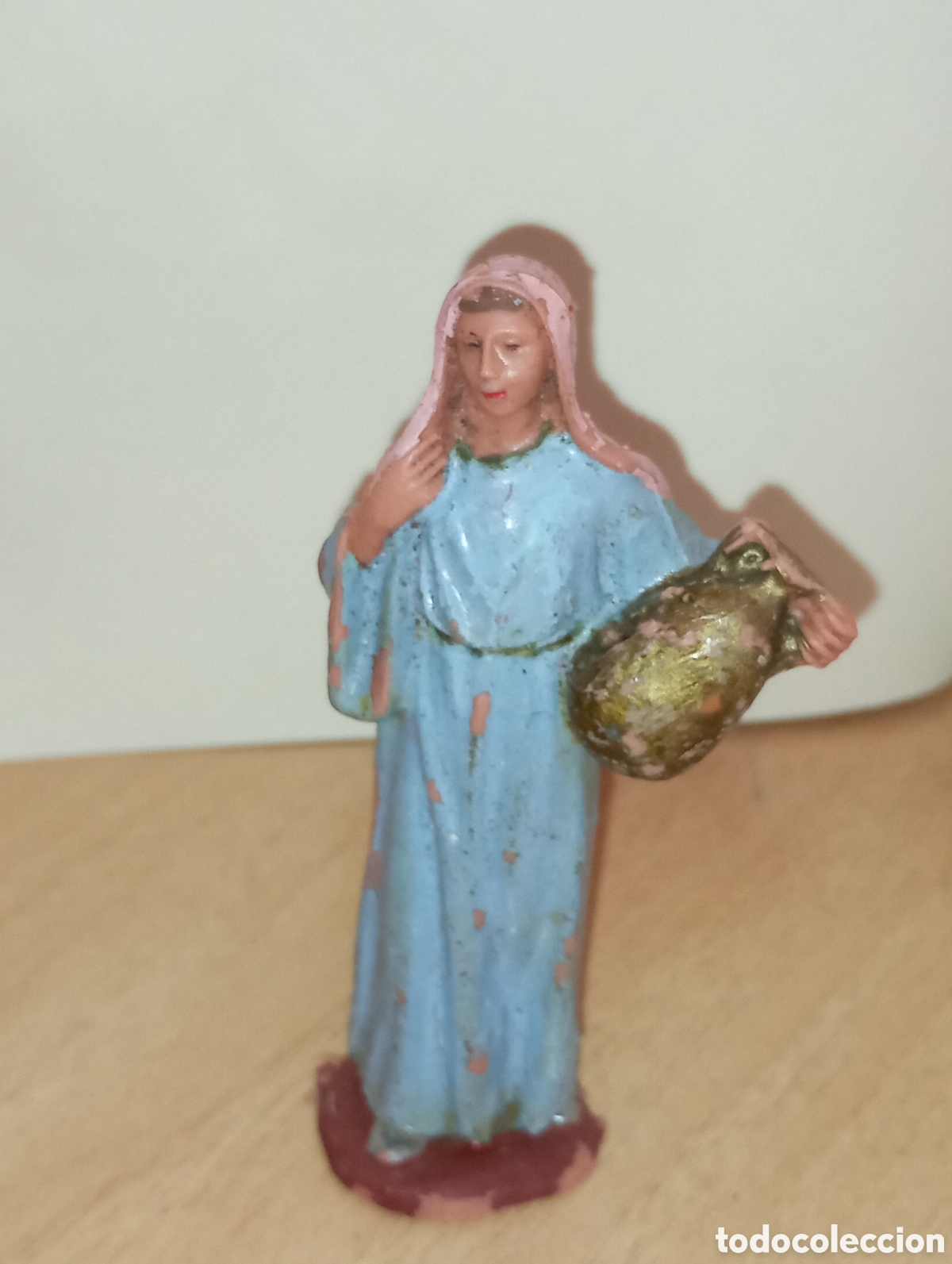 Figuras de Bel&eacute;n: Bonita figura de bel&eacute;n mujer con c&aacute;ntaro pl&aacute;stico duro a&ntilde;os 60-70,mide,9cms altura