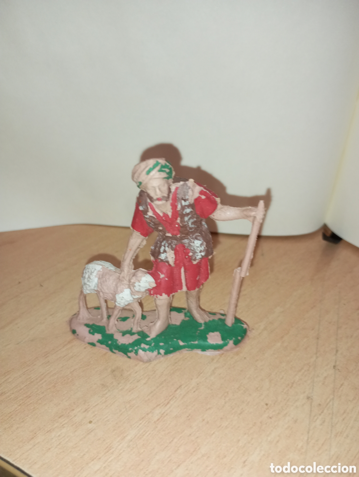 Figuras de Bel&eacute;n: Figura de bel&eacute;n pastor con ovejas pl&aacute;stico duro a&ntilde;os 60-70,7 cms altura