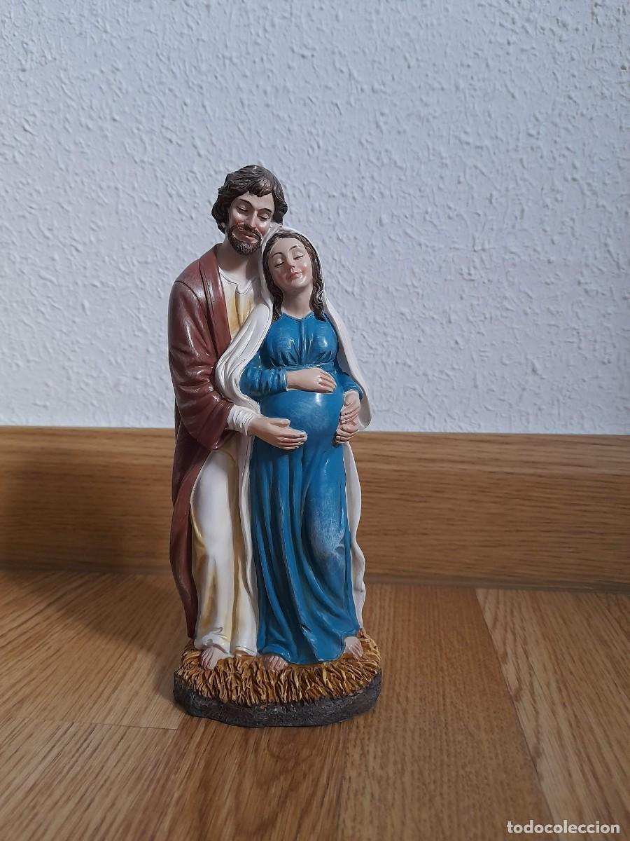 Figuras de Bel&eacute;n: Imagen Virgen Embarazada. Sagrada Familia con Mar&iacute;a embarazada. Corona de Adviento