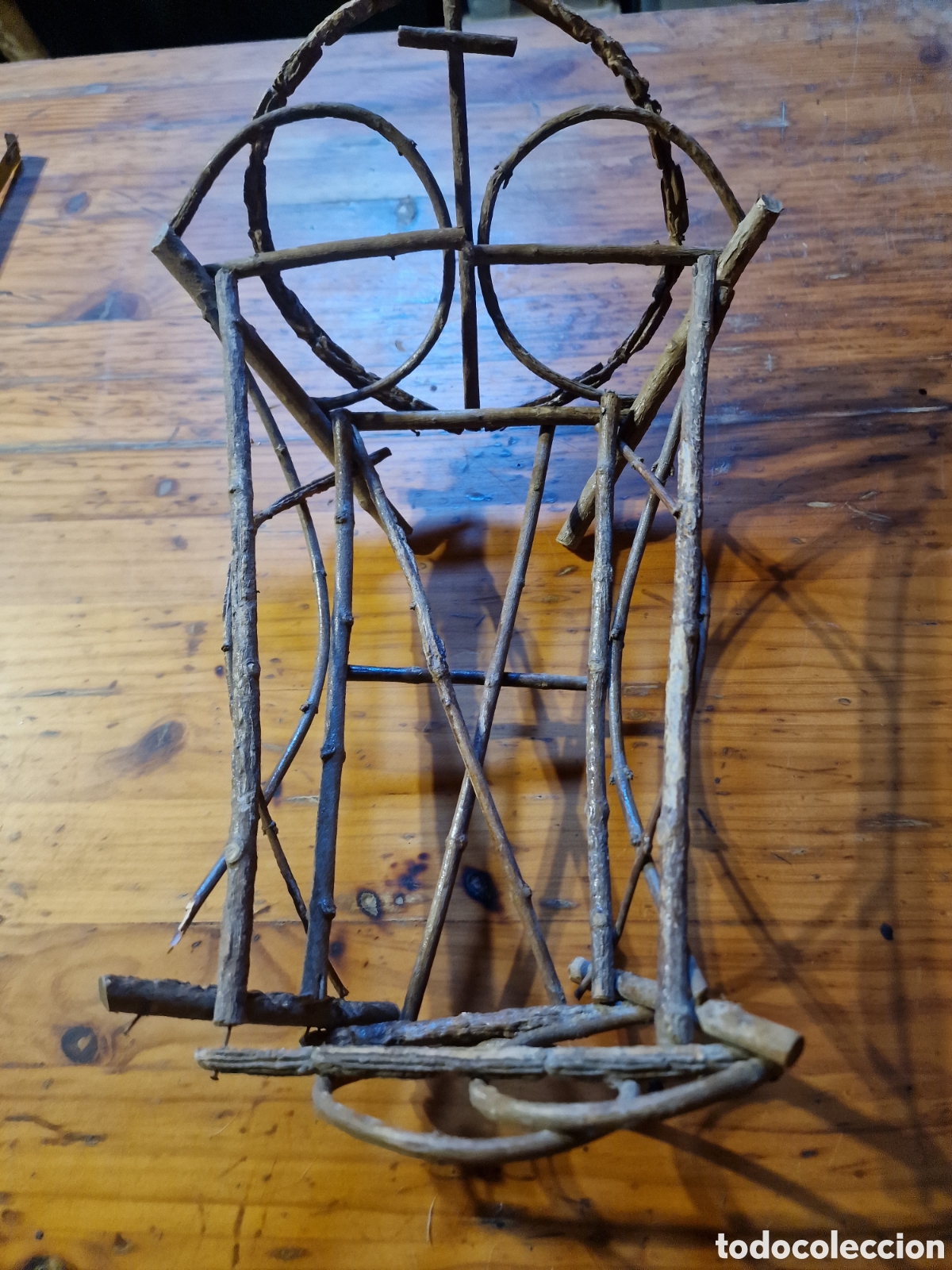 Figuren f&uuml;r Weihnachtskrippen: Antigua cuna madera palos, de ni&ntilde;o Jes&uacute;s, de un bel&eacute;n, a&ntilde;os 50-60