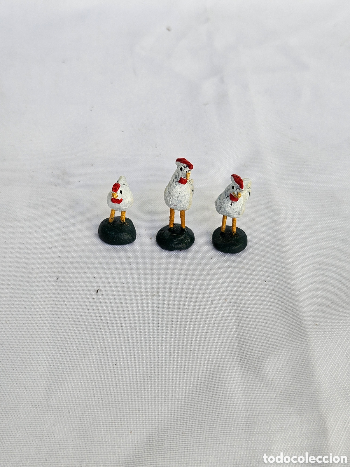 Figuras de Bel&eacute;n: FIGURA BELEN BARRO. GALLINAS
