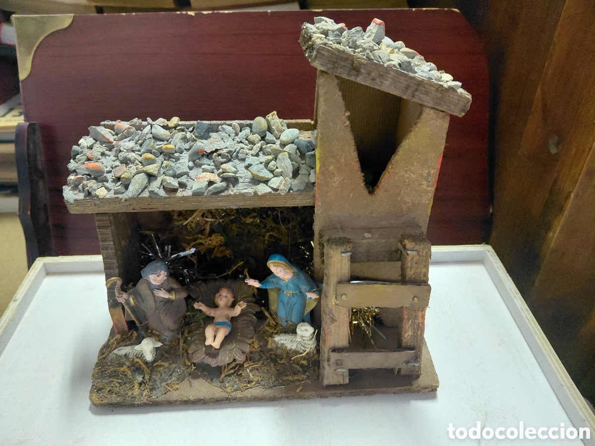 Figuras de Bel&eacute;n: ANTIGUO PORTAL DE BELEN ,ADERA CORCHO Y TEJADO DE PIEDRAS.FIGURAS DE PLATICO
