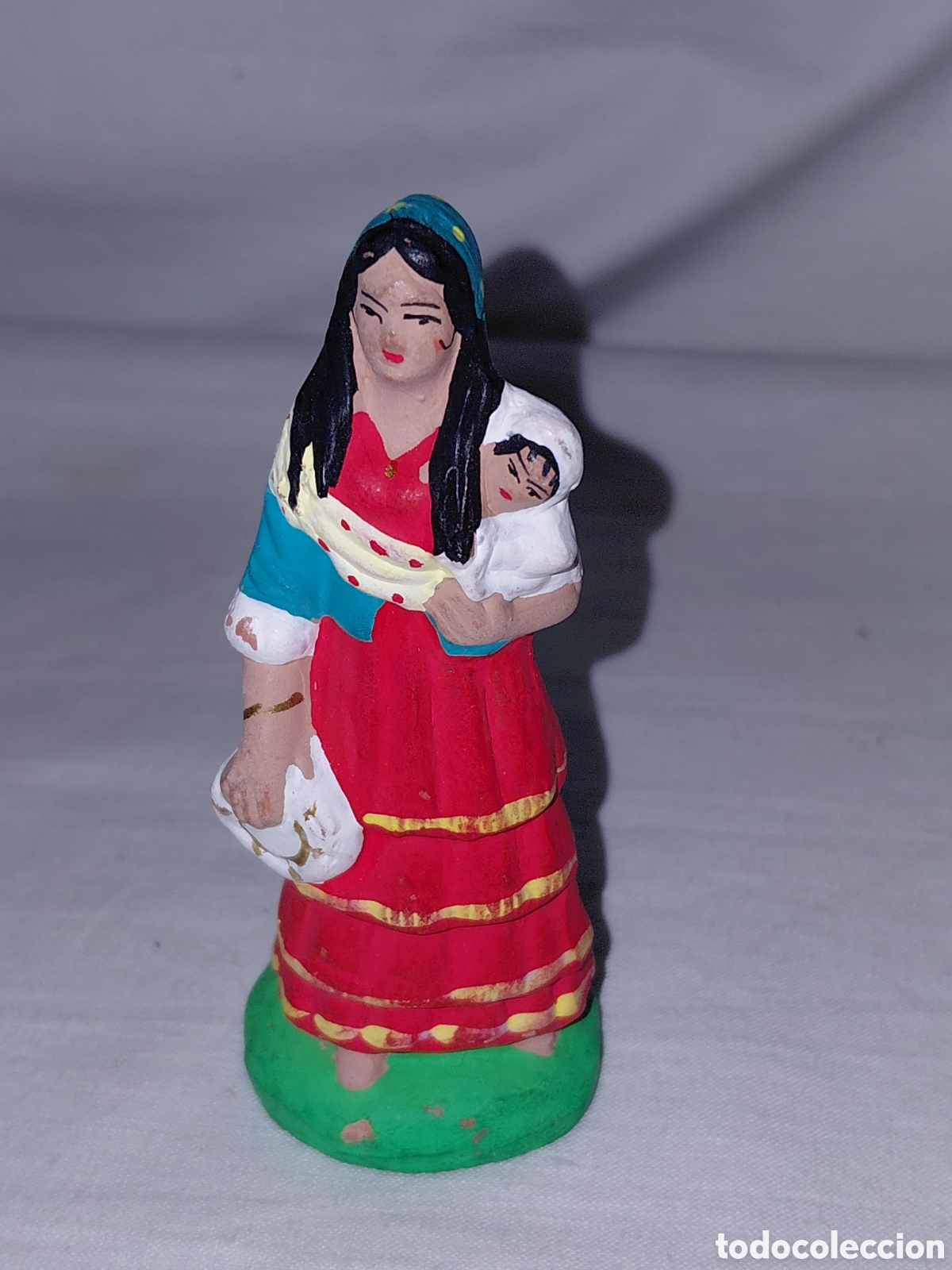 Figuras de Bel&eacute;n: ANTIGUA FIGURA DE BELEN DE BARRO MUJER CON NI&Ntilde;O
