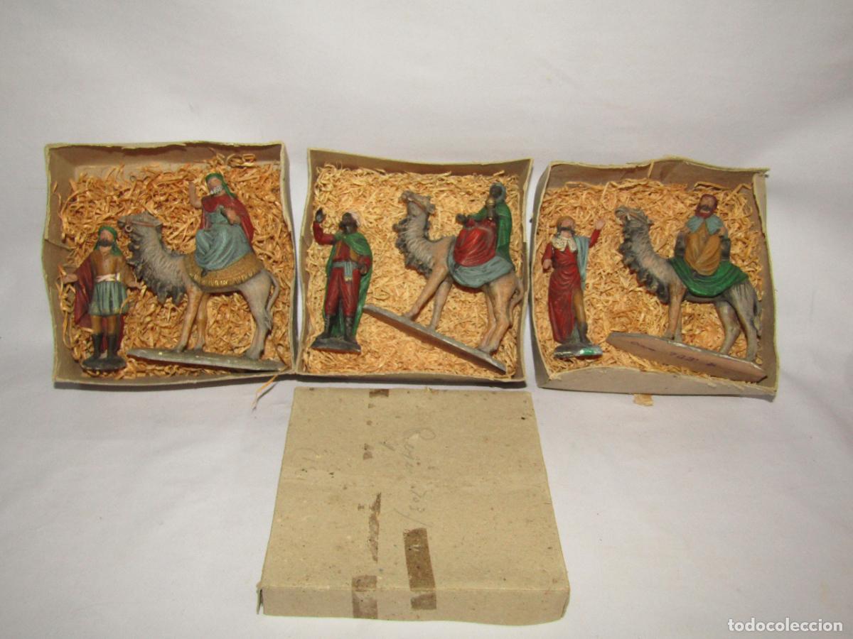 Figuras de Bel&eacute;n: Antiguos REYES MAGOS en Terracota Policromada Ref. 703 - 8 cm. de ORTIGAS