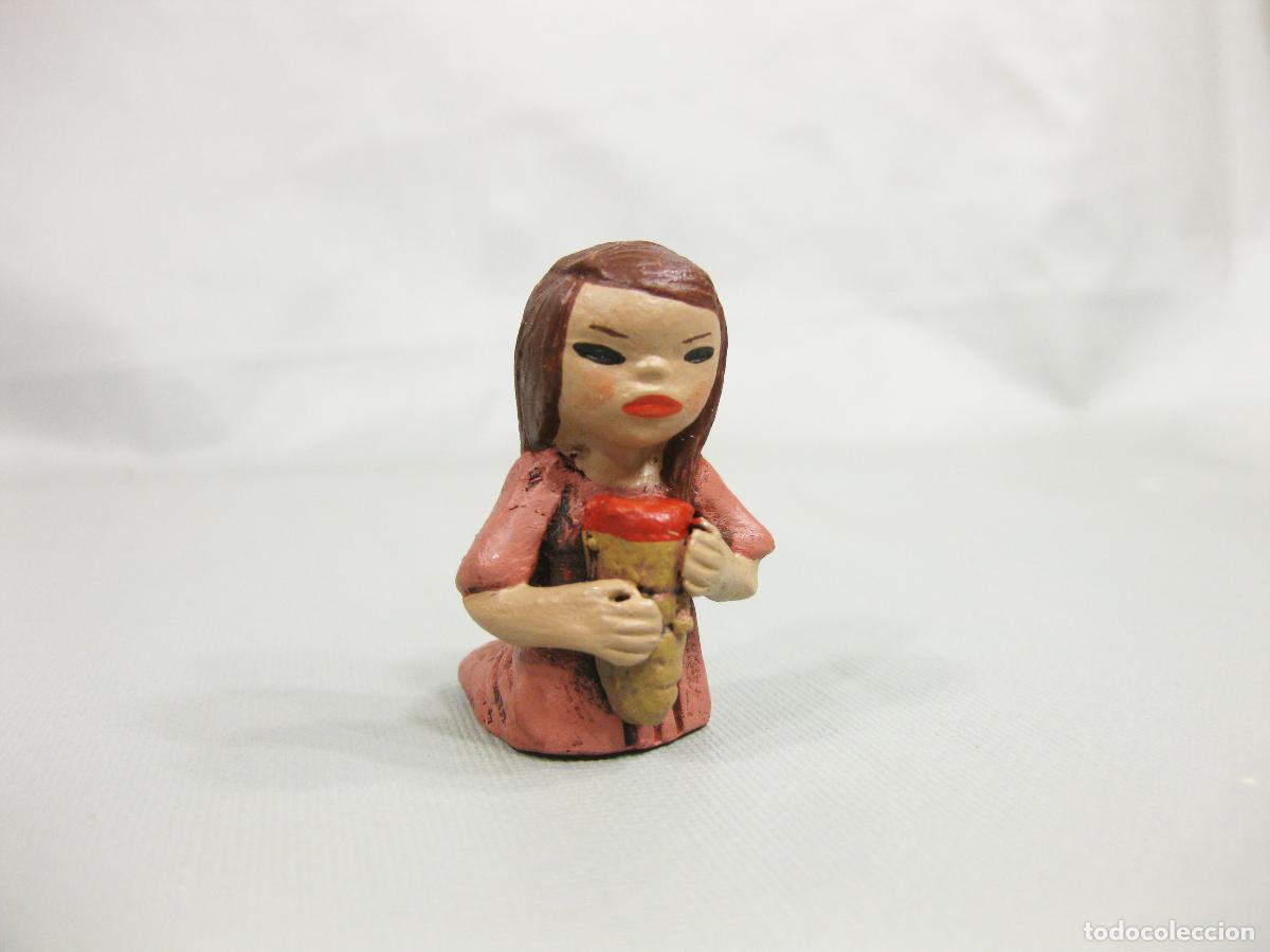 Figuras de Bel&eacute;n: FIGURA DE BARRO COCIDO DE PASTORA TIPO CABEZ&Oacute;N. PARA NACIMIENTO DE NAVIDAD DE 5 CM. MIRETE. MURCIA