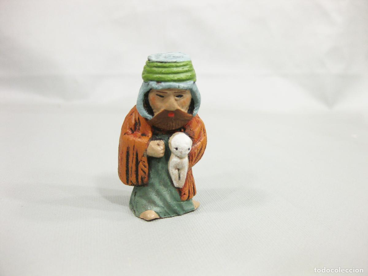 Figuras de Bel&eacute;n: FIGURA DE BARRO COCIDO DE PASTOR TIPO CABEZ&Oacute;N. PARA NACIMIENTO DE NAVIDAD DE 5 CM. MIRETE. MURCIA