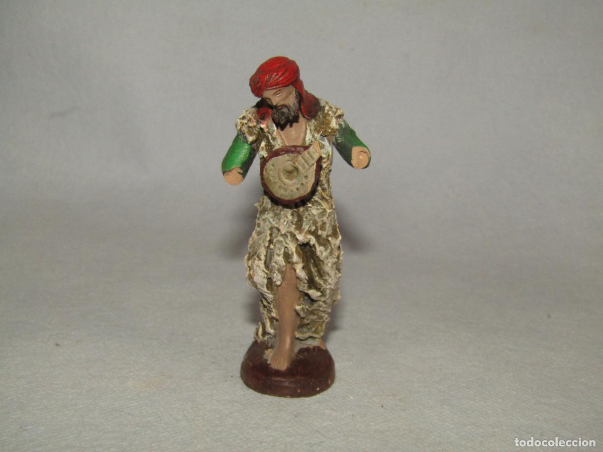 Figuras de Bel&eacute;n: Antigua Figura de Bel&eacute;n en Terracota Policromada Ref. 704 / 8 cm. de ORTIGAS
