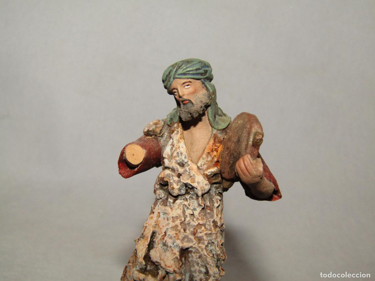 Figuras de Bel&eacute;n: Antigua Figura de Bel&eacute;n en Terracota Policromada Ref. 704 / 8 cm. de ORTIGAS