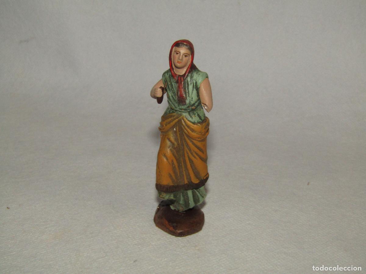 Figuras de Bel&eacute;n: Antigua Figura de Bel&eacute;n en Terracota Policromada Ref. 704 / 8 cm. de ORTIGAS